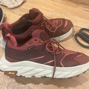 HOKA Goretex Water repellent sneakers size 8.5